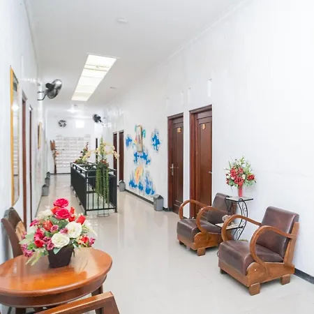 OYO 1137 Ndalem Panularan-3